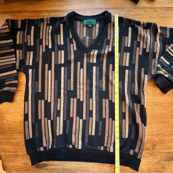 ⭐️ Vintage Tundra Canada Coogi Geometric Black Brown Sweater LARGE - Picture 6 of 8